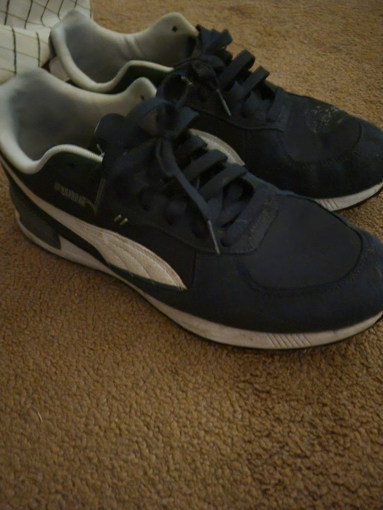 Mens Pumas Size 10.5