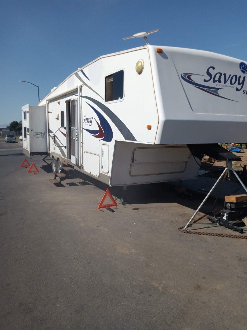 2007 Savoy 5th Wheel for Sale in Bakersfield, CA OfferUp