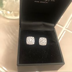 Diamond Stud Earrings 