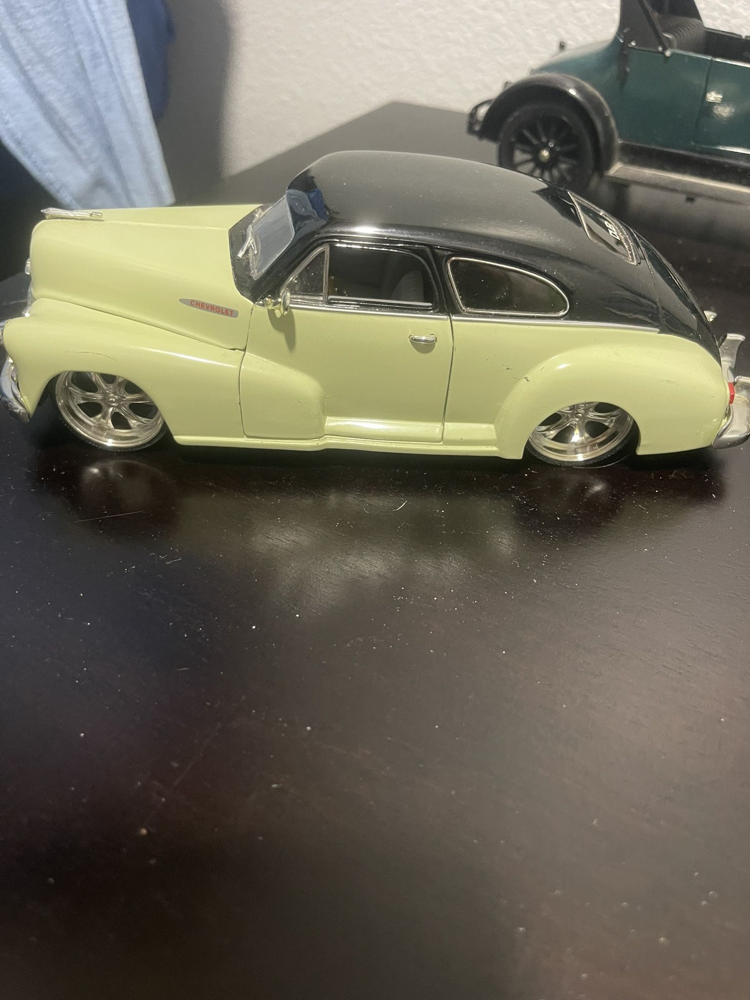 ada 1947 Chevrolet Fleetline Dub Wheels 1:24 Diecast #2