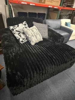 Black Ribbed Plush Oversized Accent Chair-Movie Theater Perfect-Same Day Delivery🚚