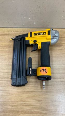 DEWALT DWFP12233 BRAD NAILER.