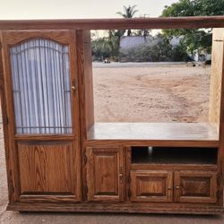 ***Creations Oak TV Stand / Entertainment Center (L)62"x(W/D)22.5"x(H)54.5"***