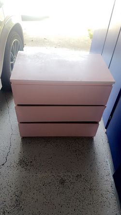 Pink 3 -drawer chest