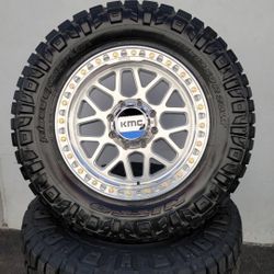 20" Kmc KM549 w/ 35x12.50R20 Nitto Ridge Grappler tires
