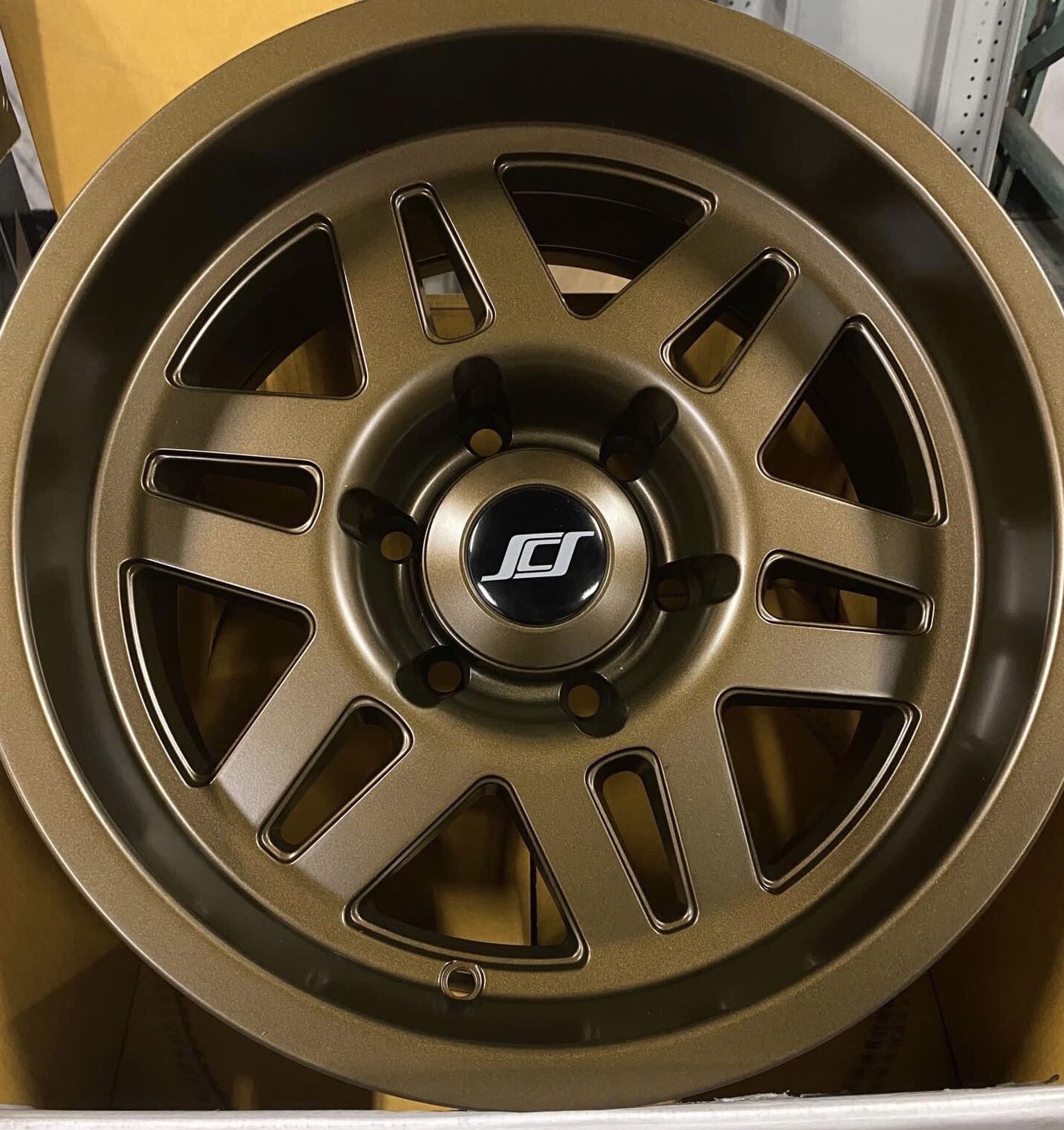 16” SCS Stealth 6 Dark Bronze 16x8 (never mounted)