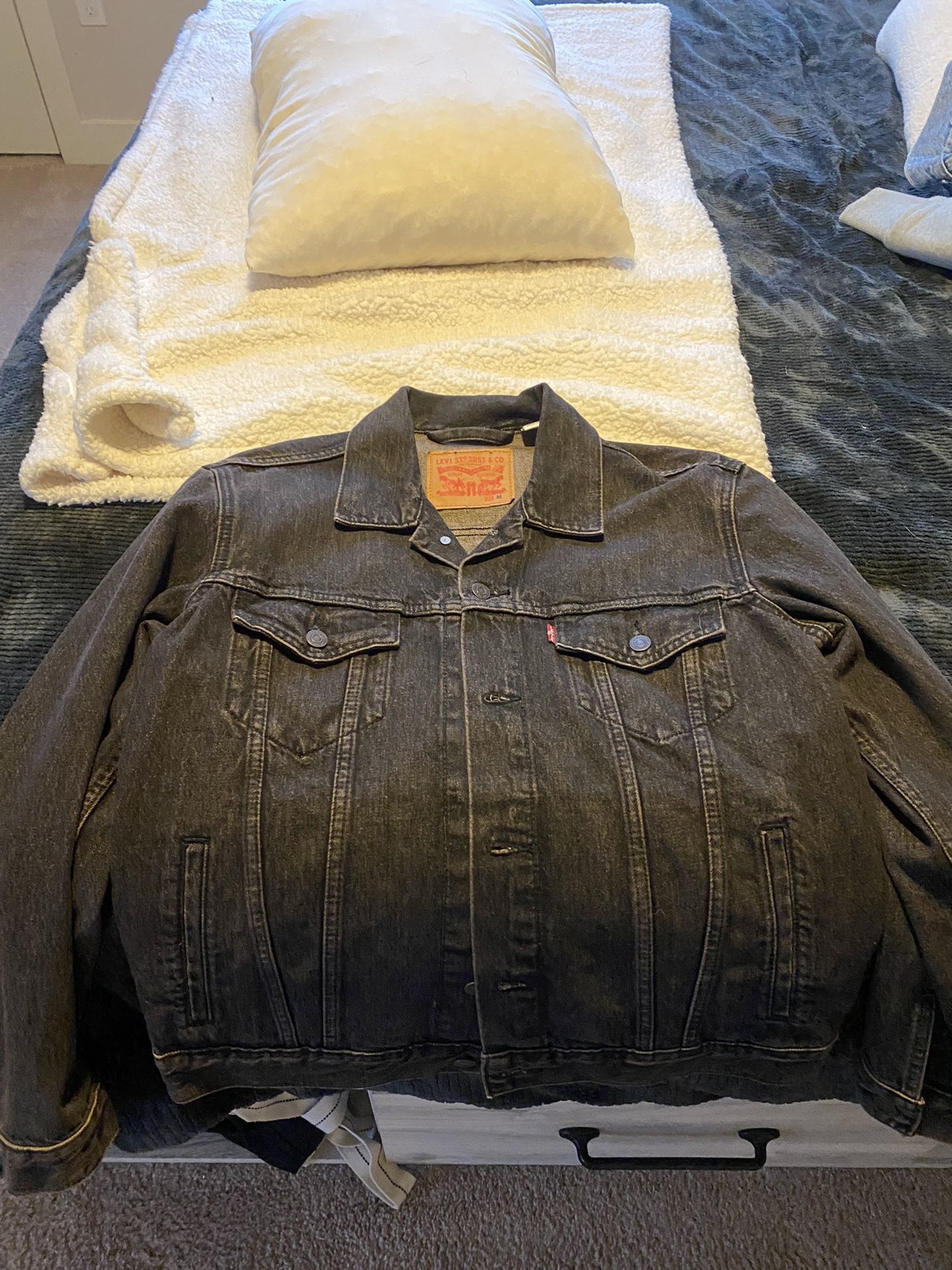Men’s Levis Jean Jacket