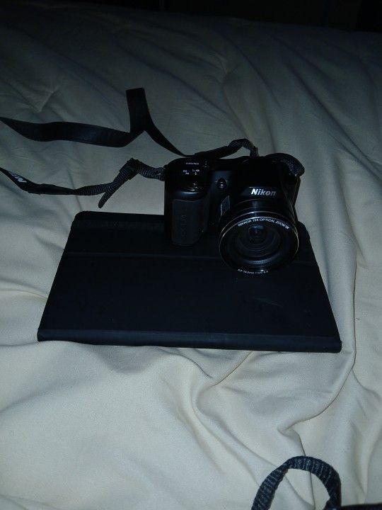 Nikon Coolpix L100 Camera