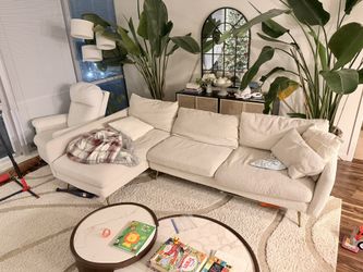 Modern Cream Sectional Sofa – Great Condition
