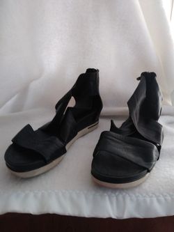 Eileen Fisher size 9 sport sandal