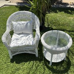 White Wicker Chair And Table Set