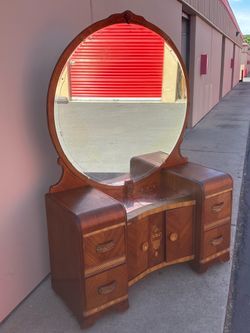 Vanity - antique