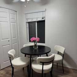 Cute small dinning set