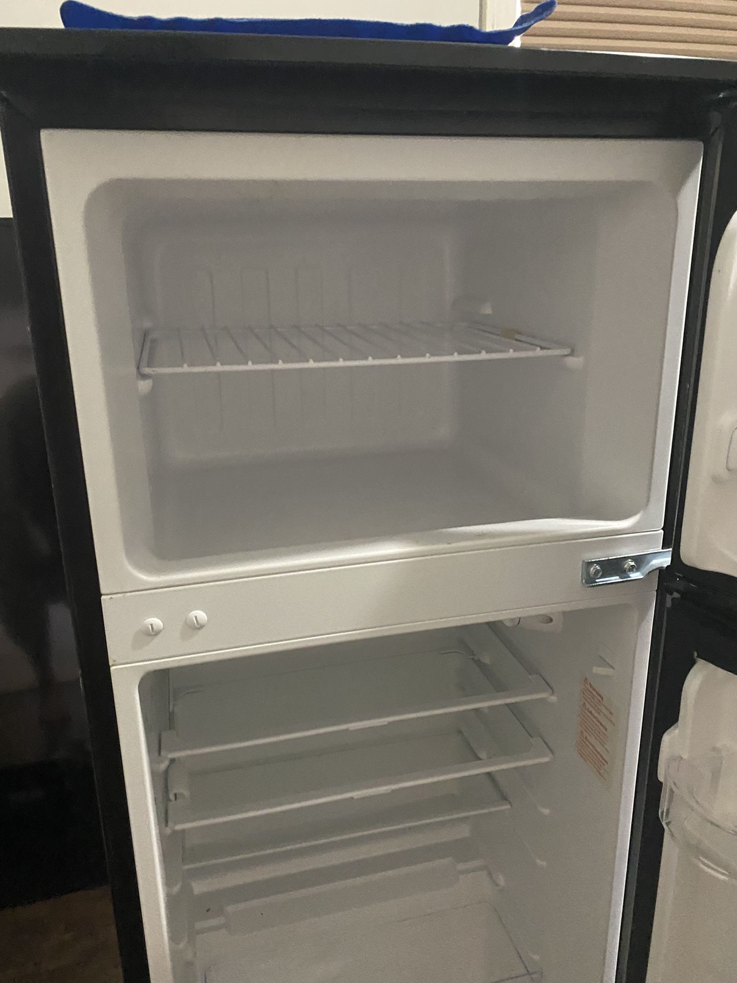 Mini Refrigerator W/freezer