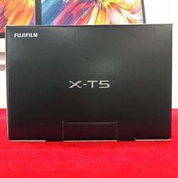 FUJIFILM X-T5 Mirrorless Camera