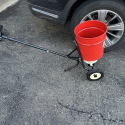 Cyclone Salt Spreader 