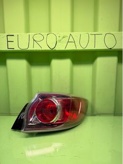 2010 2011 2012 2013 MAZDA HATCHBACK Right Passenger Side Quarter Panel / Outer Tail Light OEM