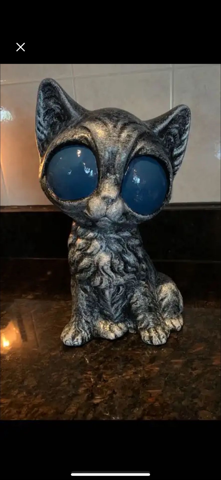 Big Eyed , Kitty Cat Statue