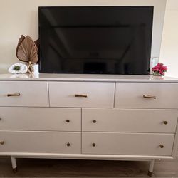 Mid-Century 7-Drawer Dresser