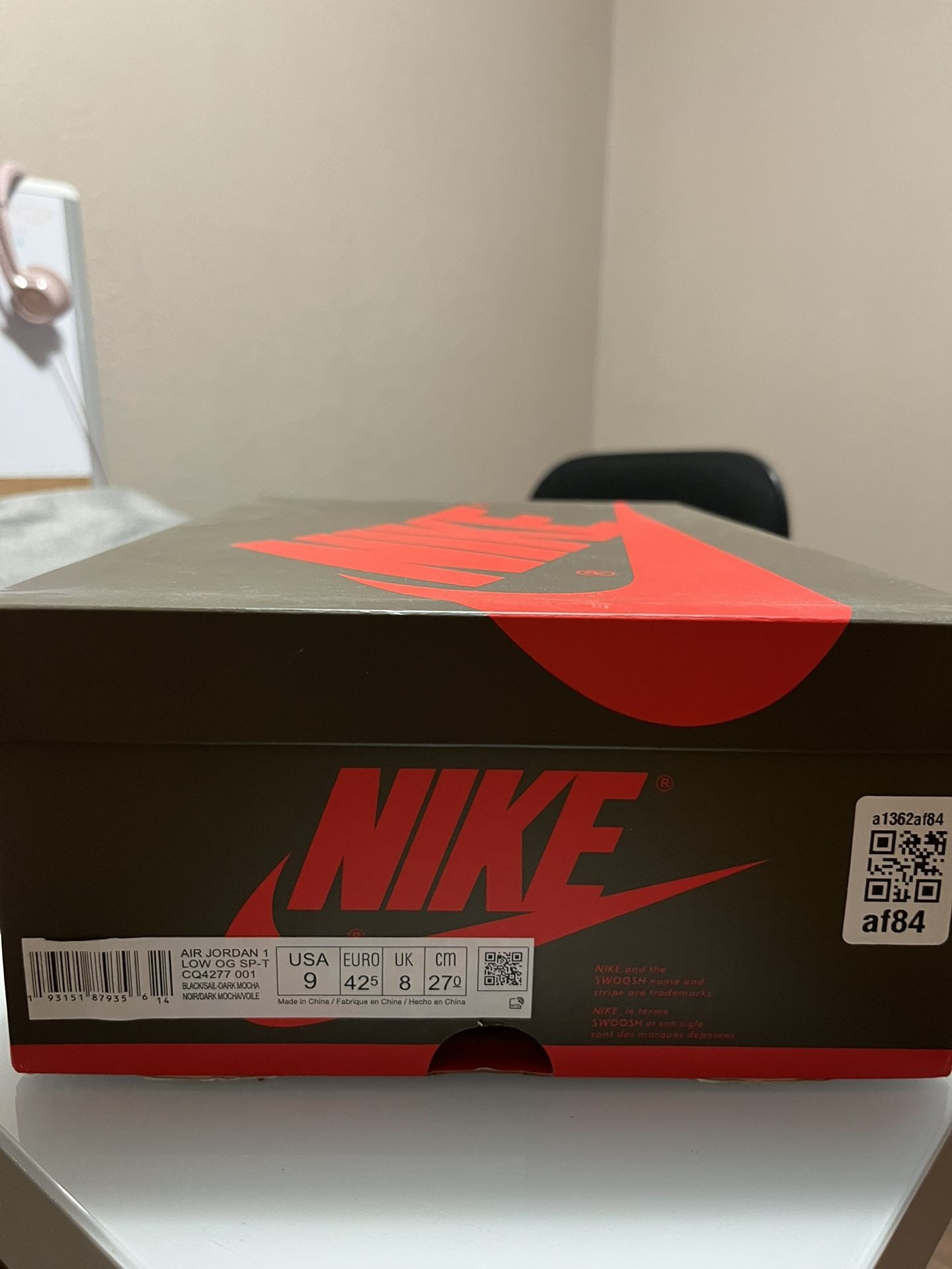 Travis Scott Jordan 1 Low Og Mocha