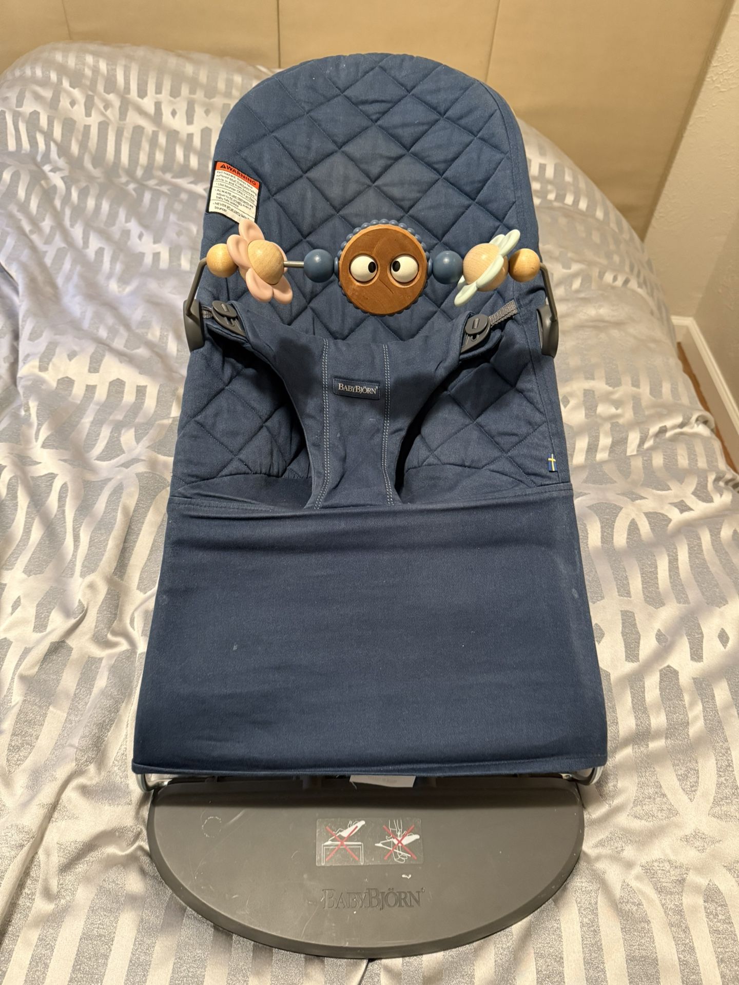Babybjorn bouncer With Toy