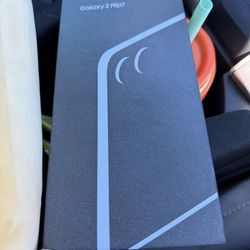 Samsung Galaxy Z Flip7 256GB Unlocked 