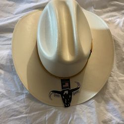 Curenos Chuecos Cowboy Hat 150x