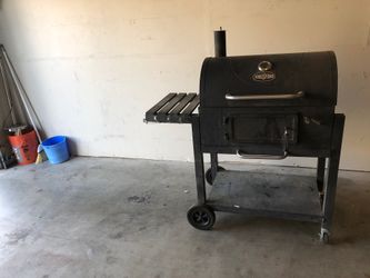Kings ford charcoal barbecue grill