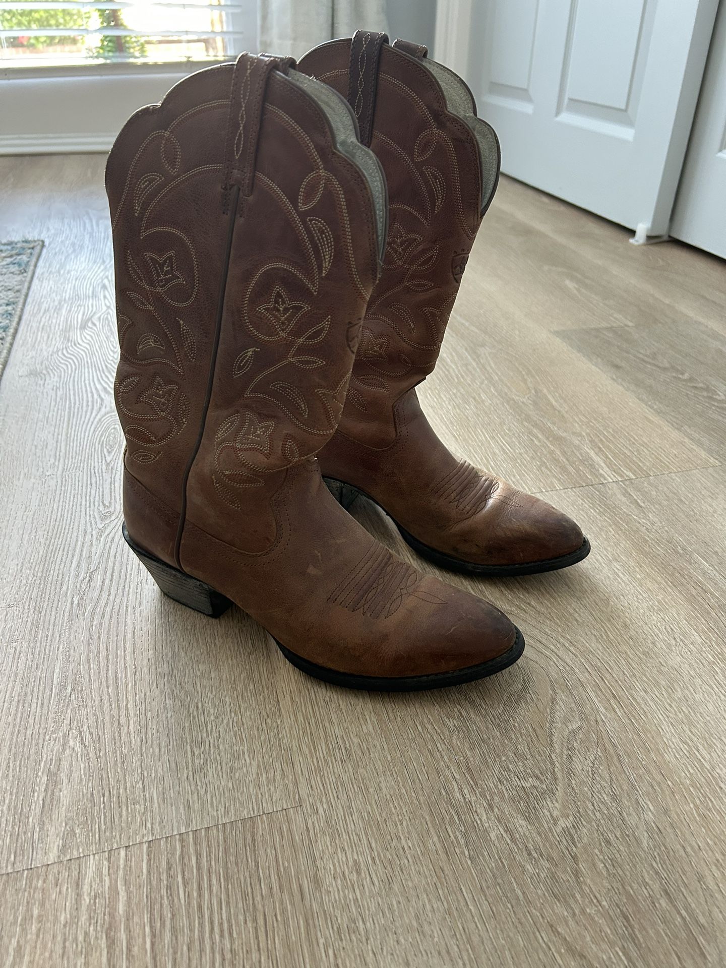 Lariat Women's Boots Size 8.5