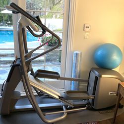Precor Elliptical Fitness Crosstrainer