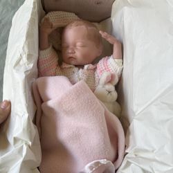  Ashton-Drake Galleries Doll