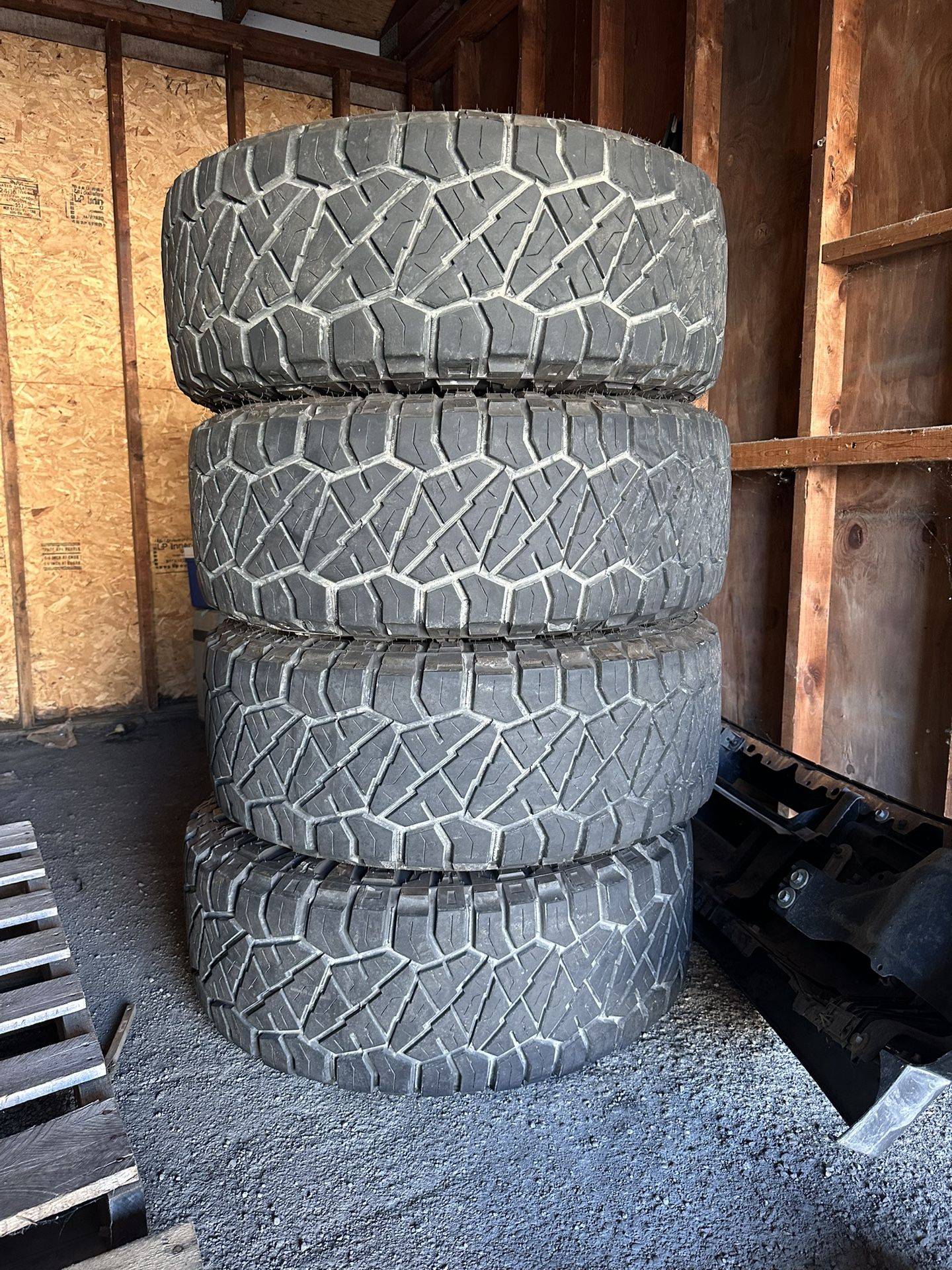 Nitto Ridge Grapplers 35x12.50R18