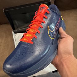 Kobe V Caitlin Clark - Mens size 10