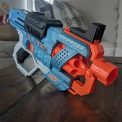 **LIKE NEW Nerf Elite 2.0 Commander RD-6