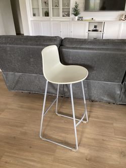 Coalesce Lotus 30” Bar Stols