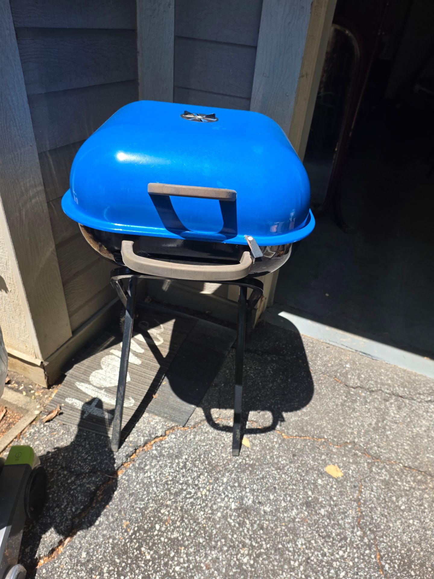 Small BBQ grill