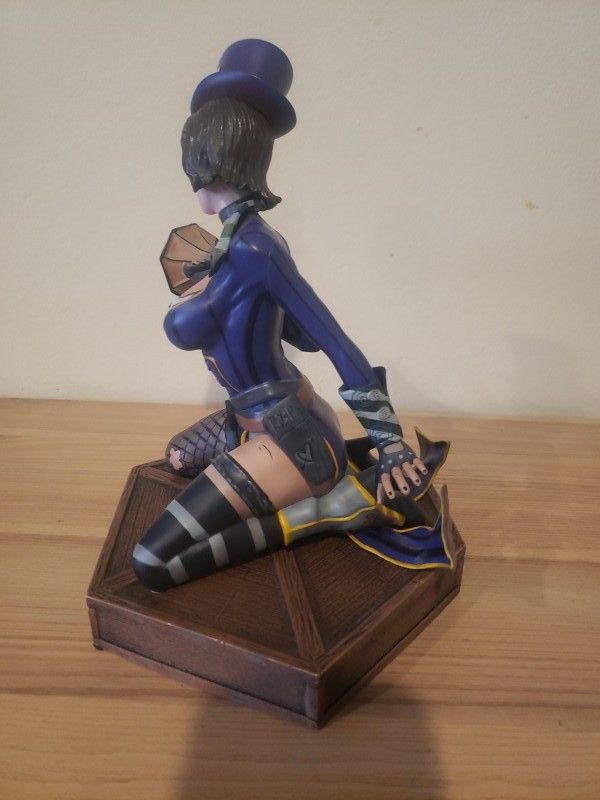 Mad Moxxi 1/4 Scale Statue Borderlands 2 for Sale in Bloomington, CA -  OfferUp