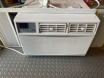 Window AC unit 8000 BTU