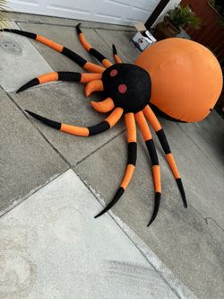 HALLOWEEN. INFLATABLE. Works And Looks Great 