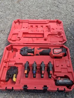 Milwaukee M18 FORCE LOGIC Press Tool Kit w/ 1/2" - 2" Jaws & CP2.0 Battery