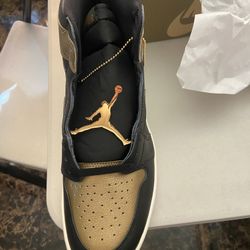 air jordan 1 retro High OG black/metallic gold sail (negotiable)