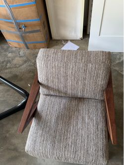 Stand Alone Chair
