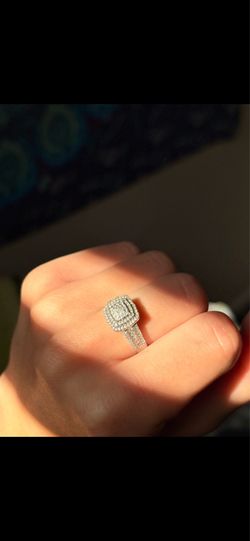 Stunning Silver-Tone Double Halo Statement Ring – Size 7