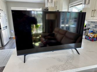 LG 43" 4K Smart TV - 43UR8000AUA