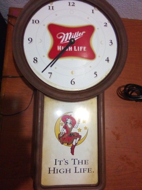 Liquidation Sale Everything Must Go Beautiful Piece Of Antique Miller Beer O'clock Works Only $20