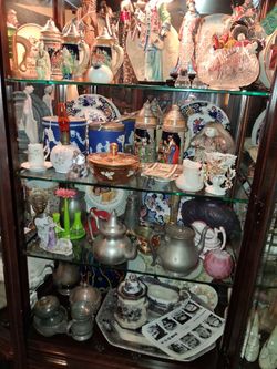 Huge estate sale 70000 sports cards 20000 antiques 22k gold stamps blowout