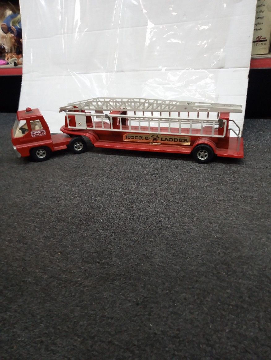 Structo By Ertl Toys Vintage Hook & Ladder Toy Fire 29-6-7"H