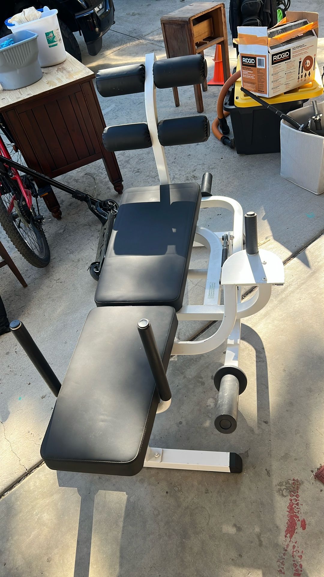 Crunch Machine. Exercise Machine Body Solid Brand.