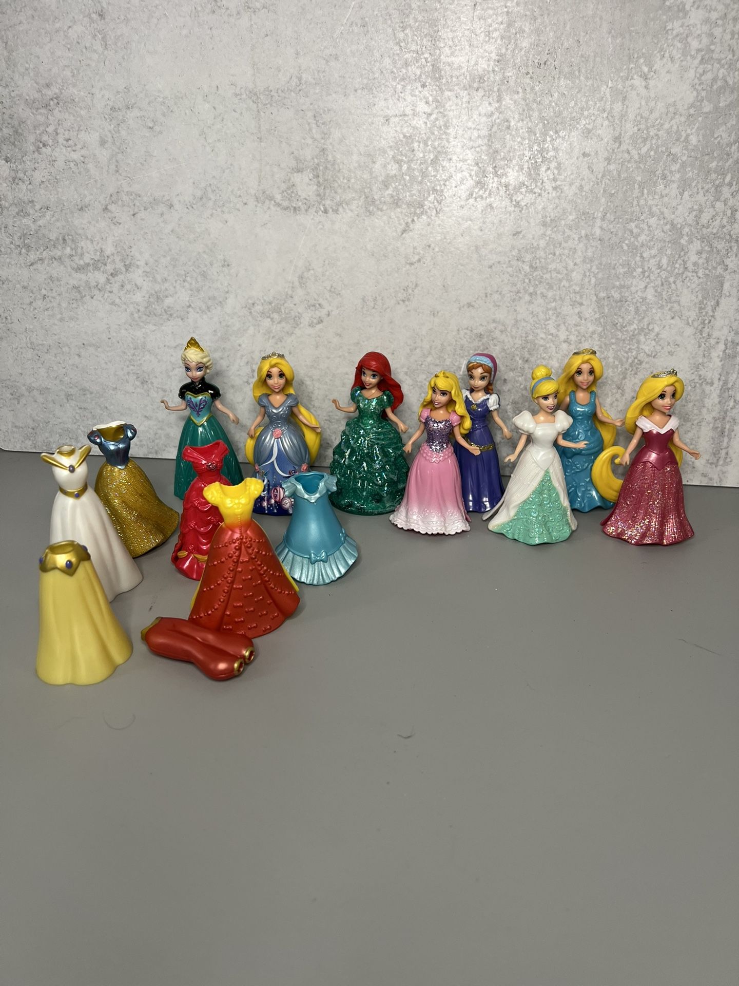 Disney Magic clip Princess dolls and clothes