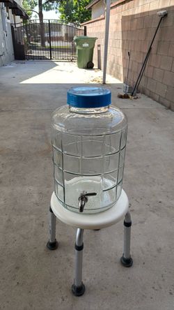 Large Glass Beverage Dispenser with Spigot